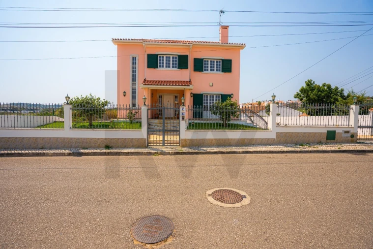 Moradia T5 para Venda em Rio de Mouro Foto 4