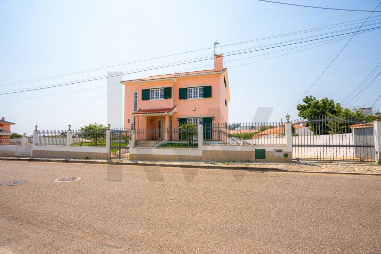 Moradia T5 para Venda em Rio de Mouro Foto 5