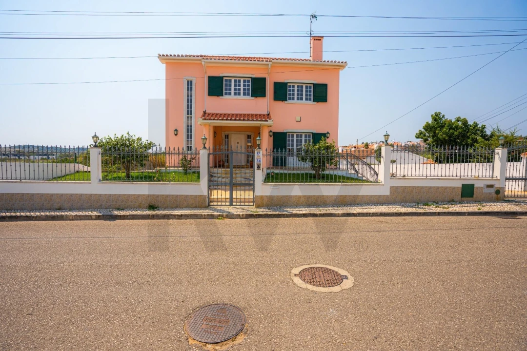 Moradia T5 para Venda em Rio de Mouro Foto 4