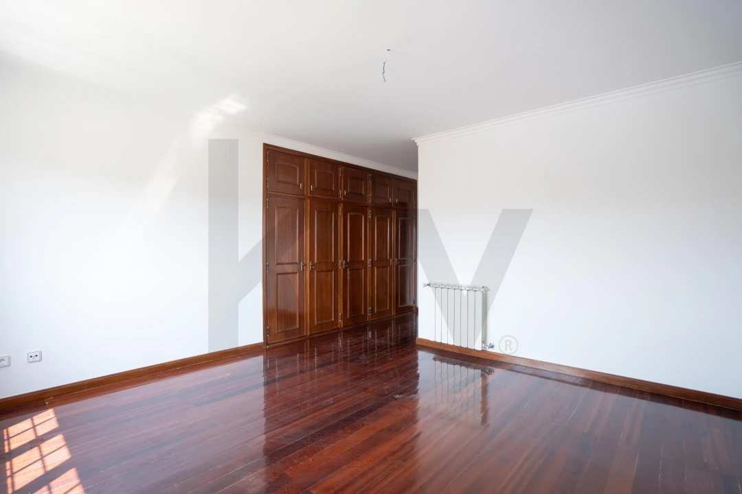 Moradia T5 para Venda em Rio de Mouro Foto 24