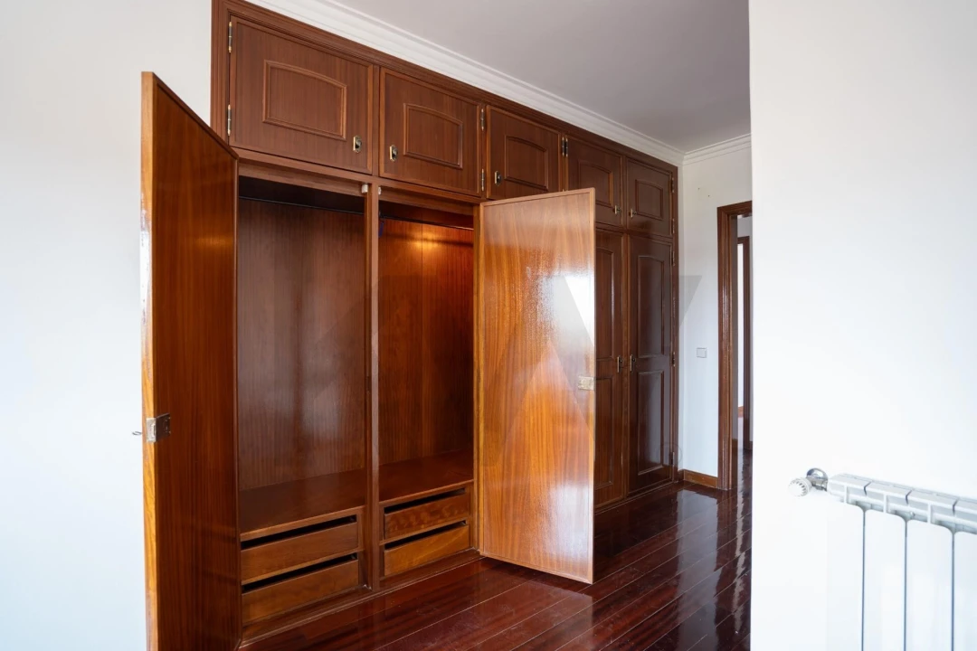 Moradia T5 para Venda em Rio de Mouro Foto 49