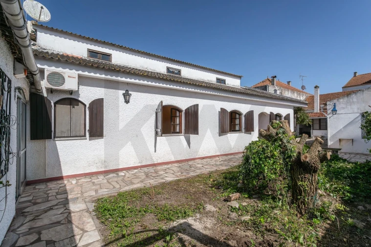 Moradia T5 para Venda em Almeirim Foto 2