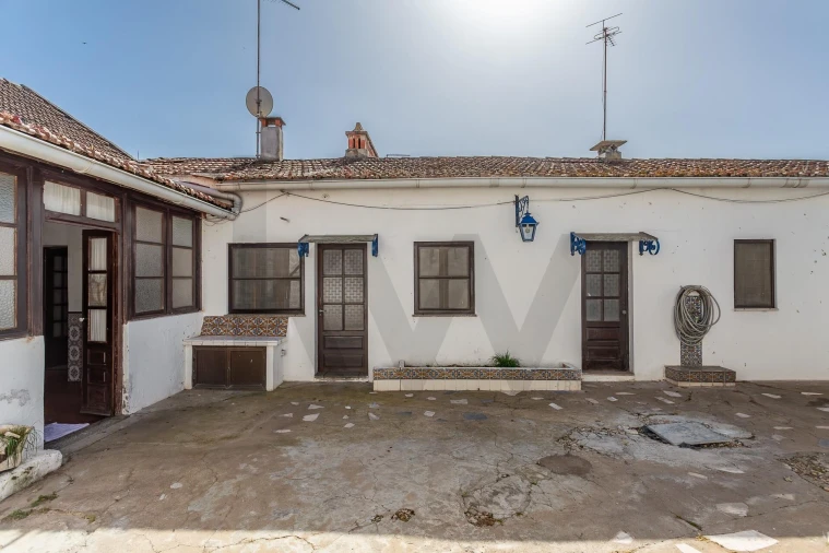 Moradia T5 para Venda em Almeirim Foto 3