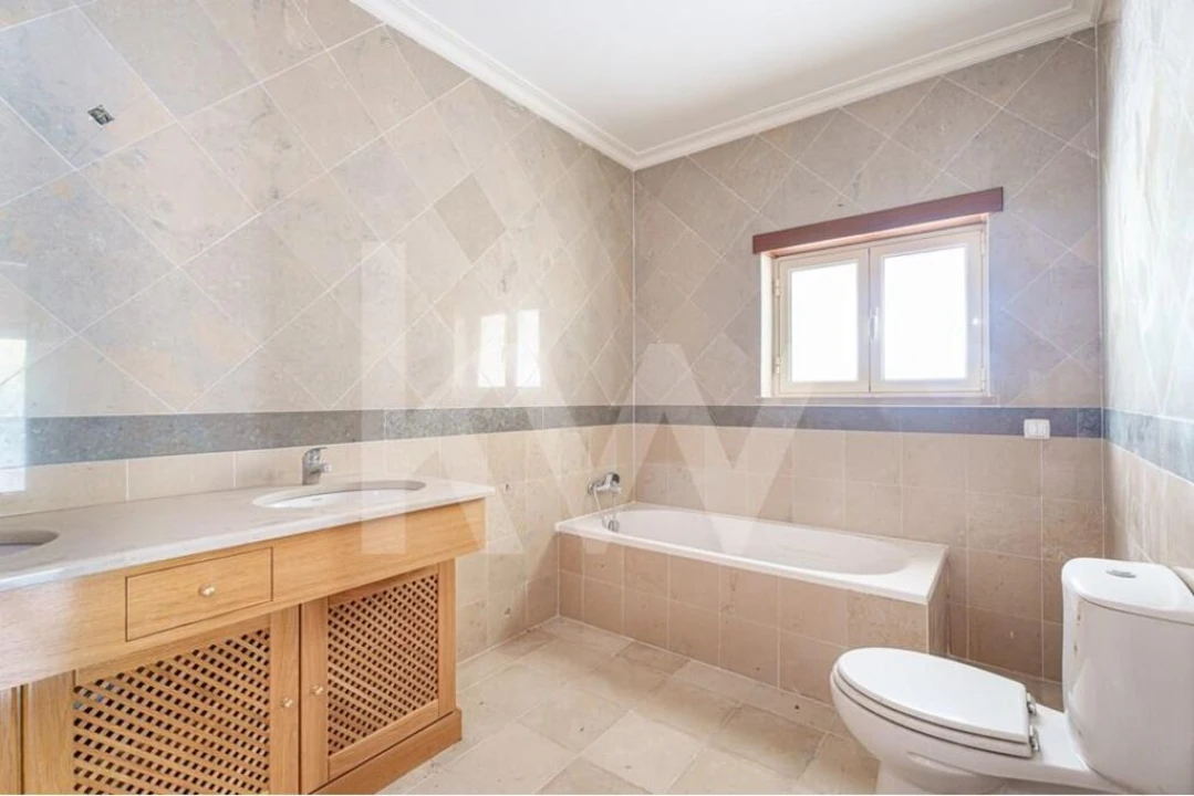 Moradia T5 para Venda em Fatima Foto 10