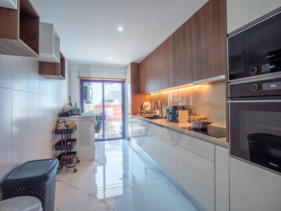 Apartamento T2 para Venda em Camarate, Unhos e Apelação Foto 17