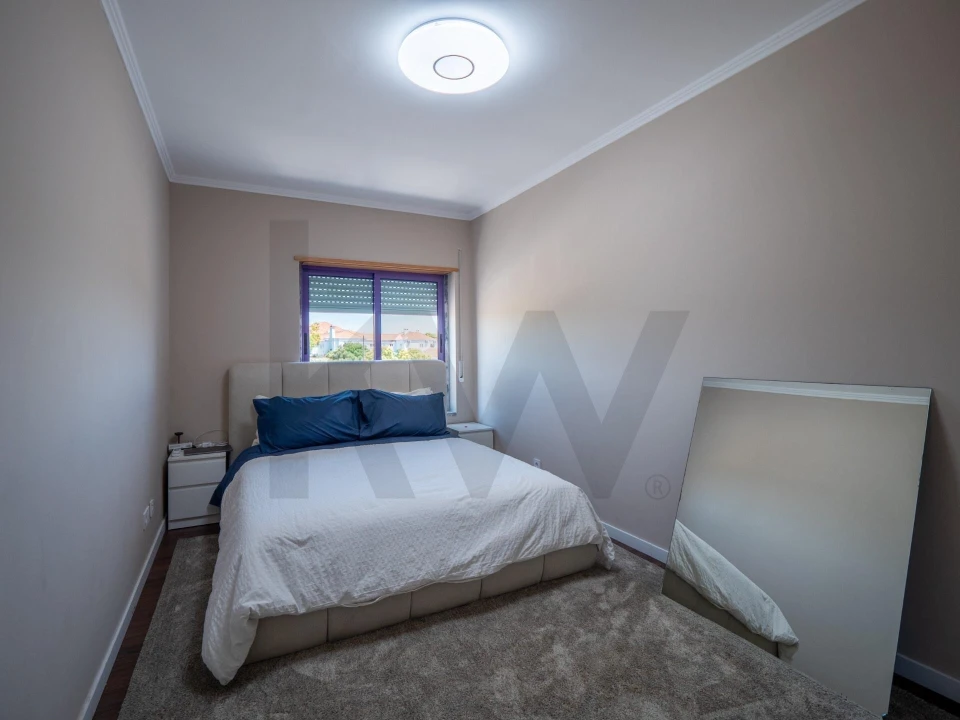 Apartamento T2 para Venda em Camarate, Unhos e Apelação Foto 12