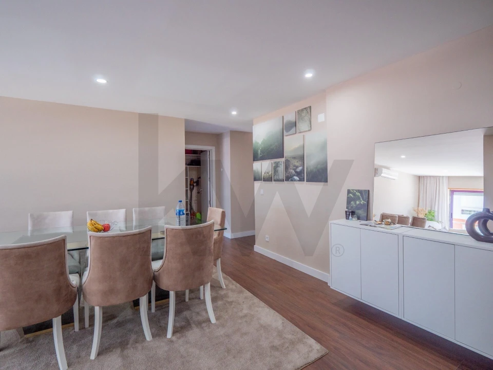 Apartamento T2 para Venda em Camarate, Unhos e Apelação Foto 7