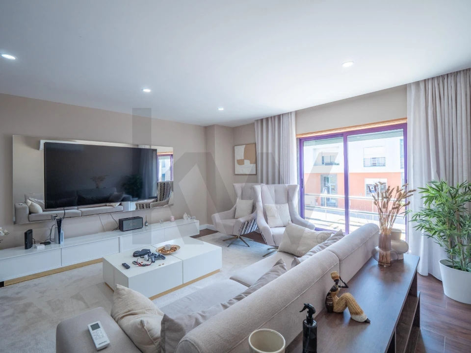 Apartamento T2 para Venda em Camarate, Unhos e Apelação Foto 2