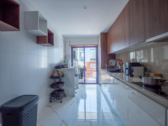 Apartamento T2 para Venda em Camarate, Unhos e Apelação Foto 15