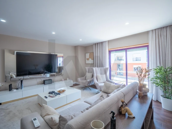 Apartamento T2 para Venda em Camarate, Unhos e Apelação Foto 2