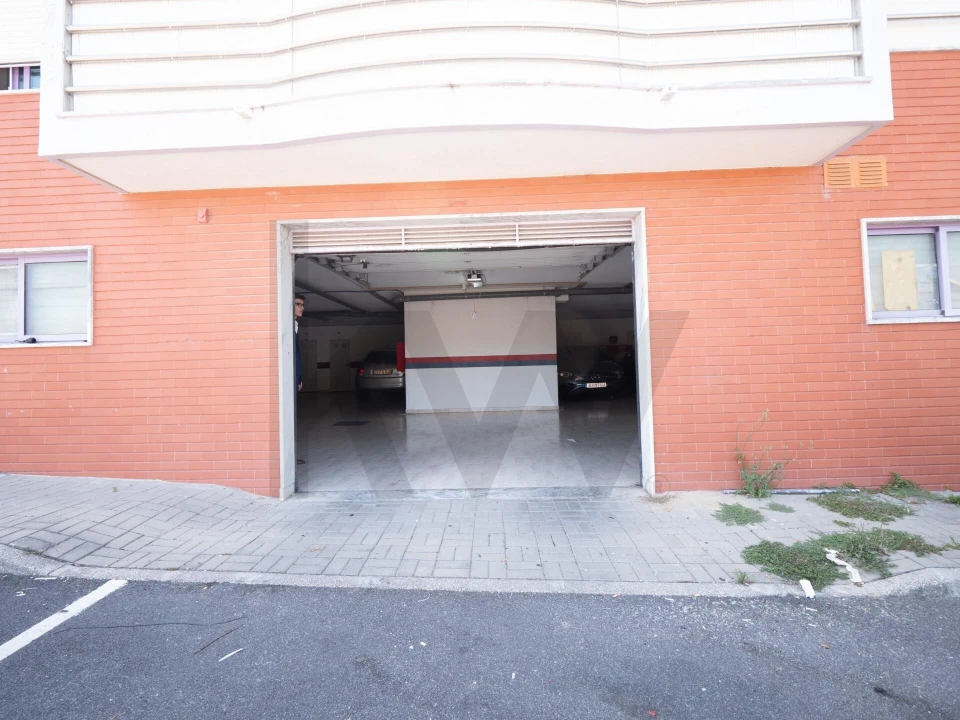 Apartamento T2 para Venda em Camarate, Unhos e Apelação Foto 21