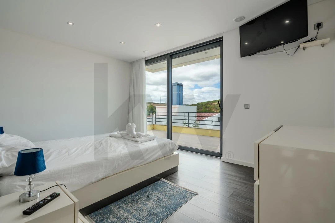 Moradia T4 para Venda em Santa Maria, São Pedro e Matacães Foto 40