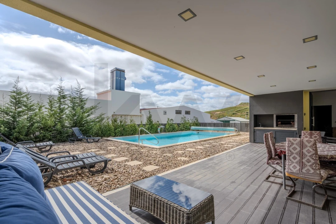 Moradia T4 para Venda em Santa Maria, São Pedro e Matacães Foto 44