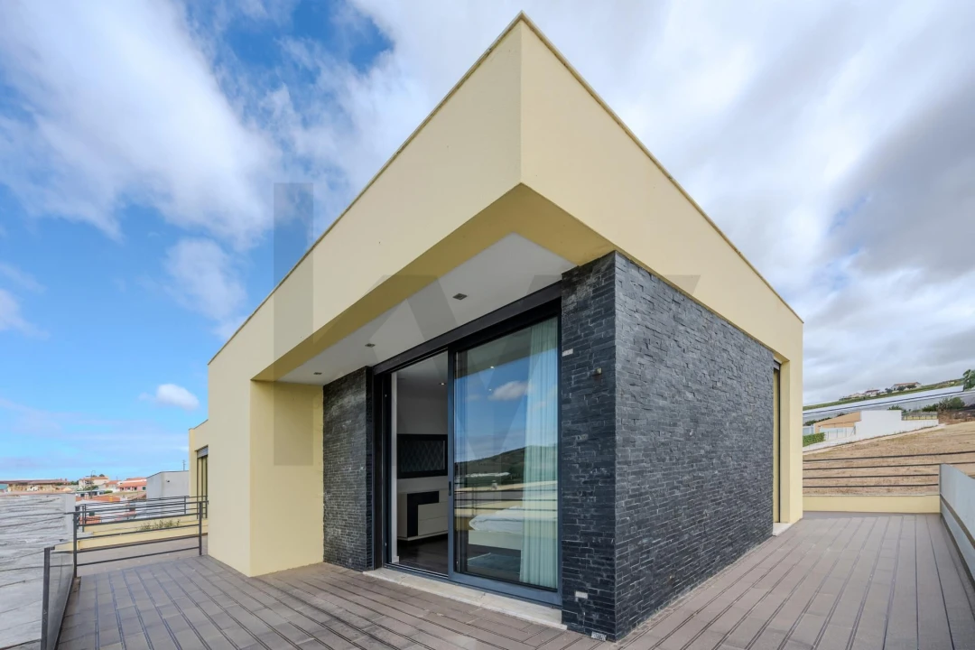 Moradia T4 para Venda em Santa Maria, São Pedro e Matacães Foto 42