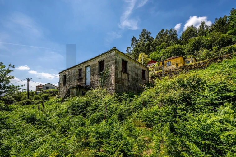 Moradia T4 para Venda em Penhalonga e Paços de Gaiolo Foto 1