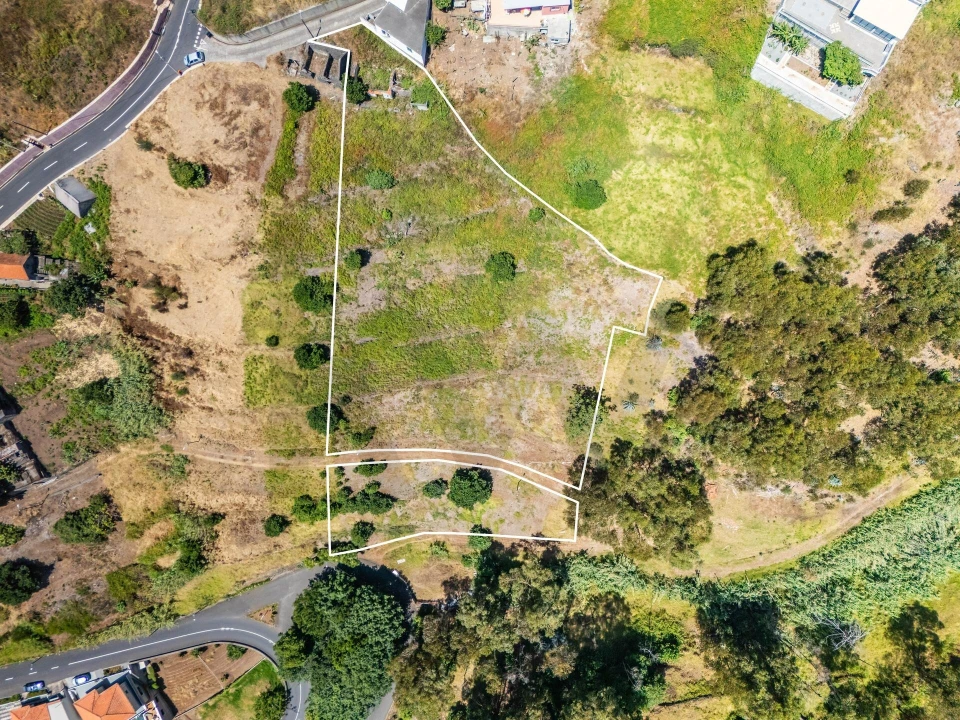 Moradia T1 para Venda em Estreito da Calheta Foto 2