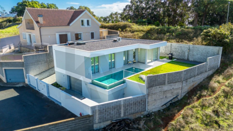 Moradia T3 para Venda em Caniço Foto 2