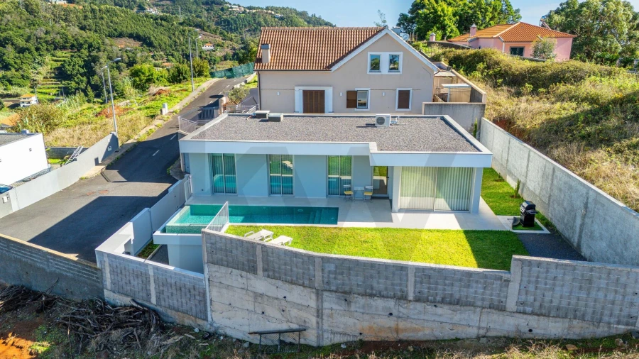 Moradia T3 para Venda em Caniço Foto 61