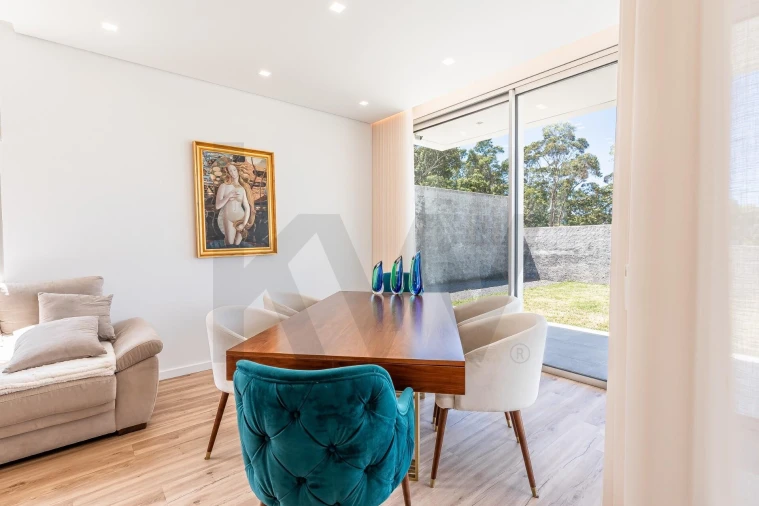 Moradia T3 para Venda em Caniço Foto 18