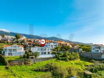 Moradia T5 para Venda em Arco da Calheta
