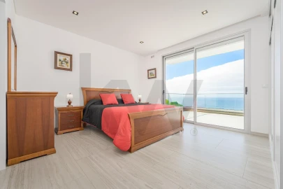 Moradia T5 para Venda em Arco da Calheta