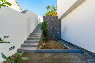 Moradia T5 para Venda em Arco da Calheta