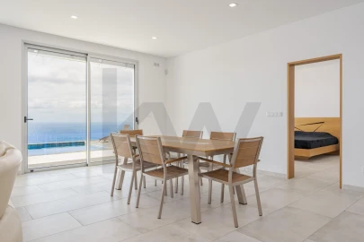 Moradia T5 para Venda em Arco da Calheta