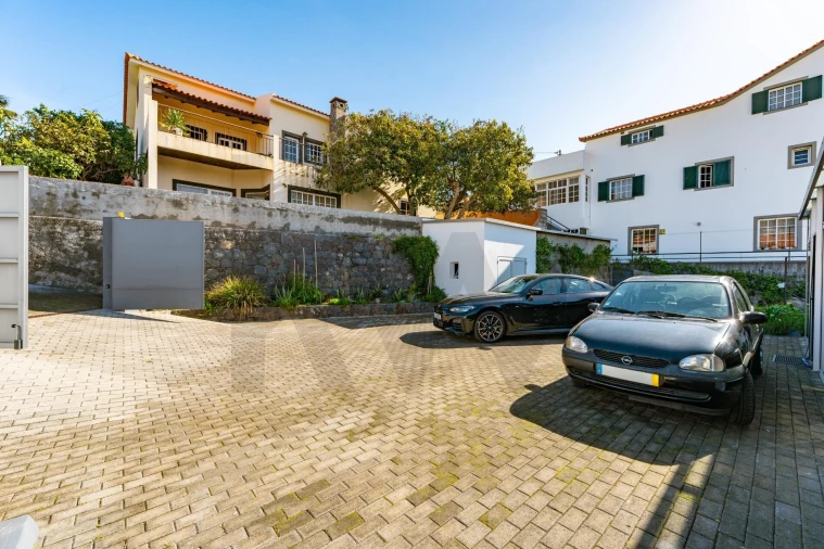 Moradia T5 para Venda em Arco da Calheta Foto 23