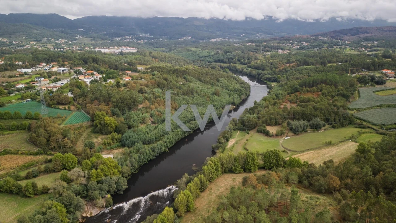 Terreno para Venda em Águas Santas e Moure Foto 13