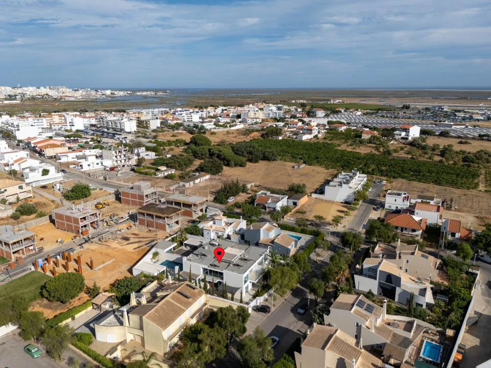 Moradia T5 para Venda em Faro (Sé e São Pedro) Foto 51
