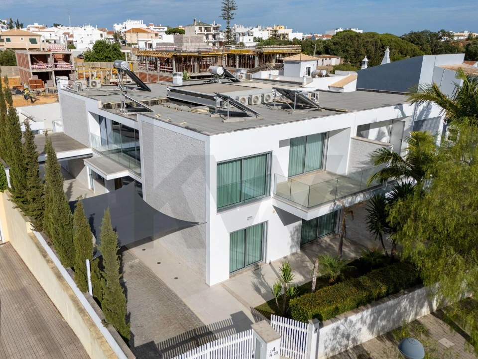 Moradia T5 para Venda em Faro (Sé e São Pedro) Foto 50