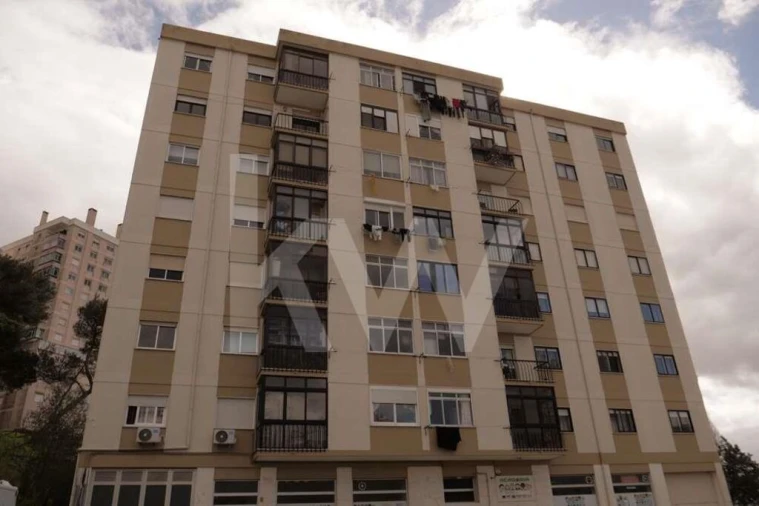 Armazém para Venda em Agualva e Mira-Sintra Foto 1