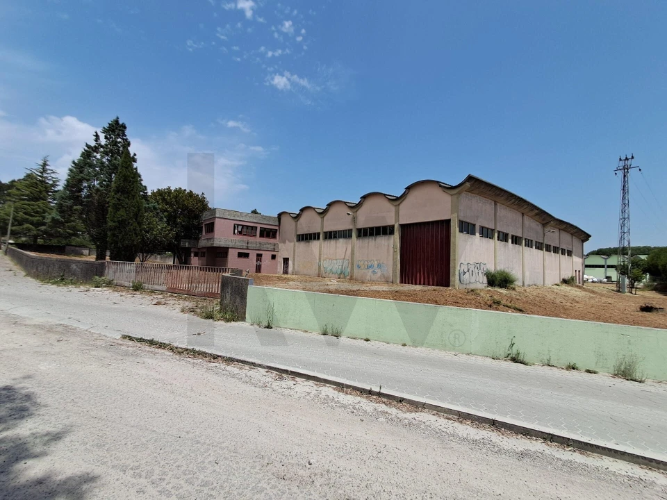 Armazém para Venda em Serzedo e Perosinho Foto 8