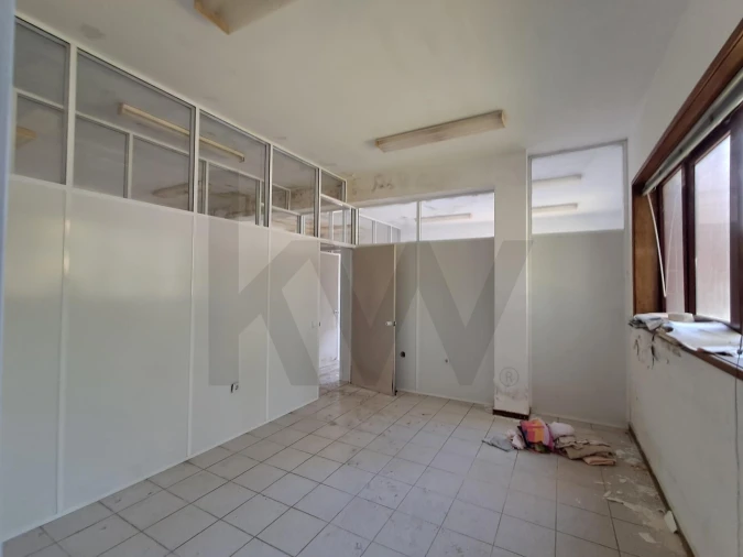 Armazém para Venda em Serzedo e Perosinho Foto 25