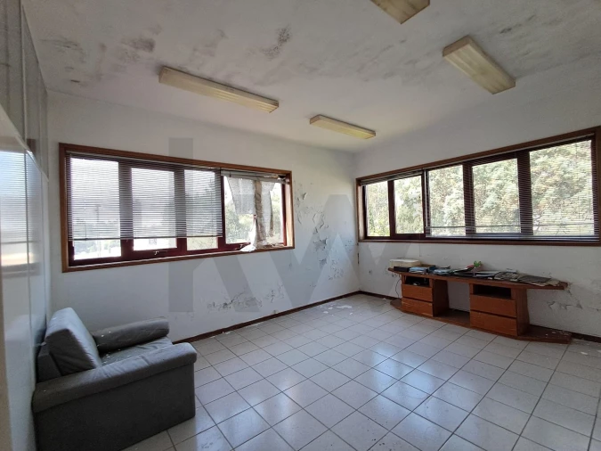 Armazém para Venda em Serzedo e Perosinho Foto 26