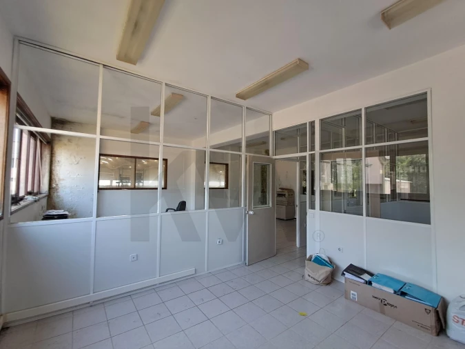 Armazém para Venda em Serzedo e Perosinho Foto 27