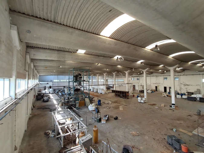 Armazém para Venda em Serzedo e Perosinho Foto 14