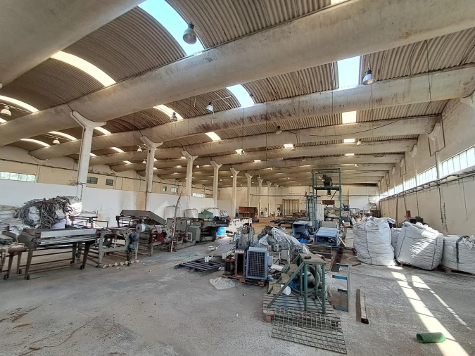 Armazém para Venda em Serzedo e Perosinho Foto 11