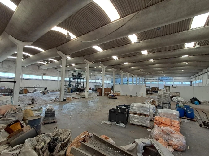 Armazém para Venda em Serzedo e Perosinho Foto 10