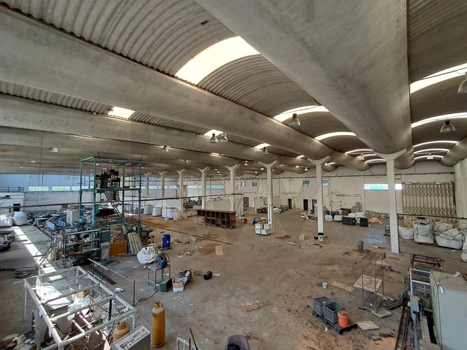 Armazém para Venda em Serzedo e Perosinho Foto 15