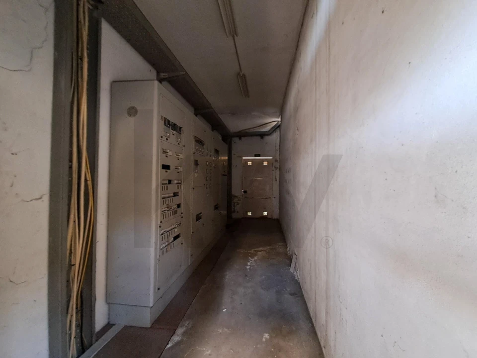 Armazém para Venda em Serzedo e Perosinho Foto 23