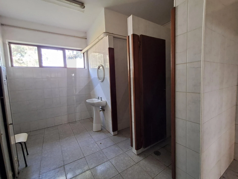 Armazém para Venda em Serzedo e Perosinho Foto 21