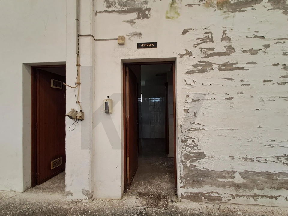 Armazém para Venda em Serzedo e Perosinho Foto 19
