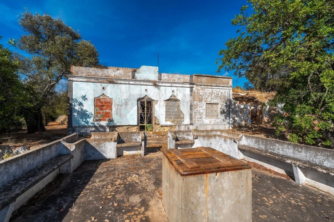 Prédio para Venda em Santa Barbara de Nexe Foto 4
