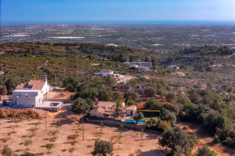 Prédio para Venda em Santa Barbara de Nexe Foto 14