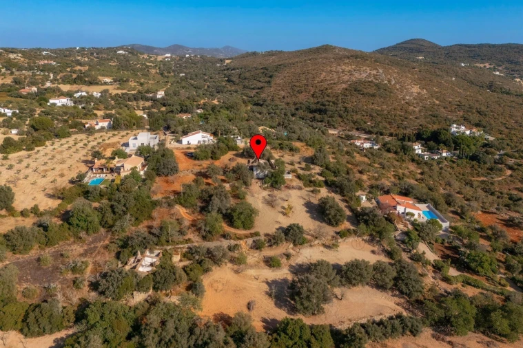 Prédio para Venda em Santa Barbara de Nexe Foto 9