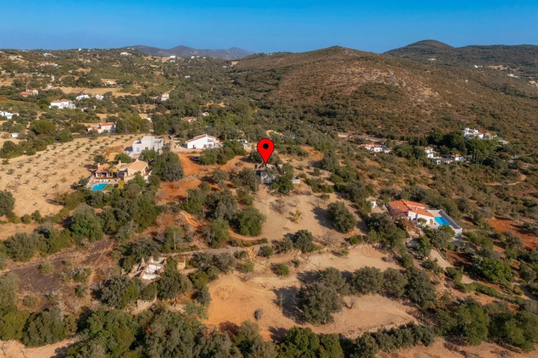 Prédio para Venda em Santa Barbara de Nexe Foto 9