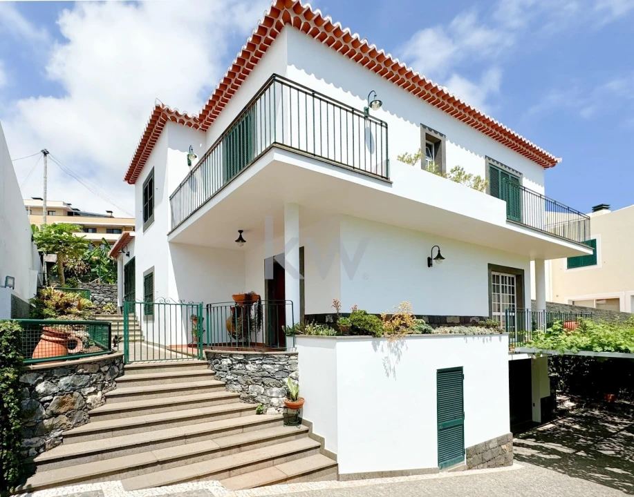 Moradia T3 para Venda em Camara de Lobos Foto 2