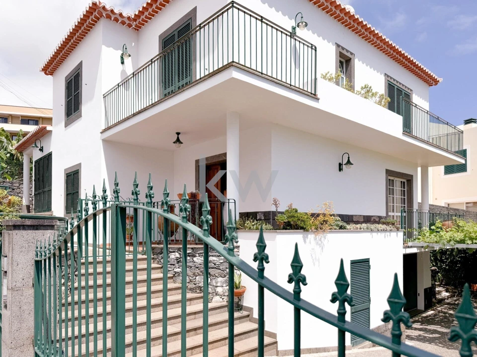 Moradia T3 para Venda em Camara de Lobos Foto 1