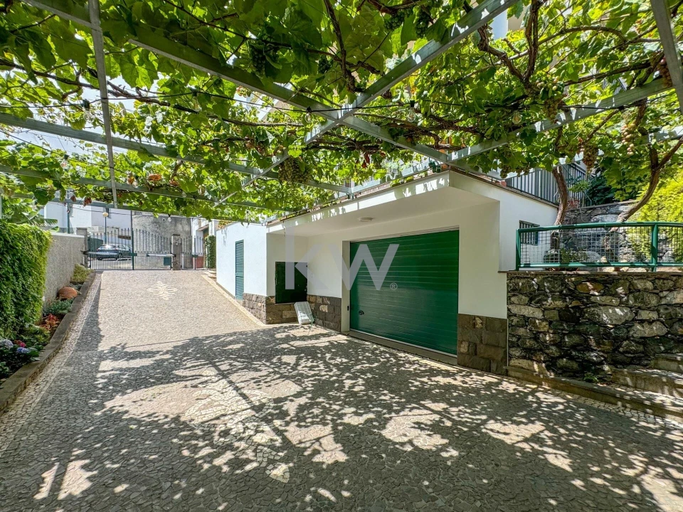 Moradia T3 para Venda em Camara de Lobos Foto 5